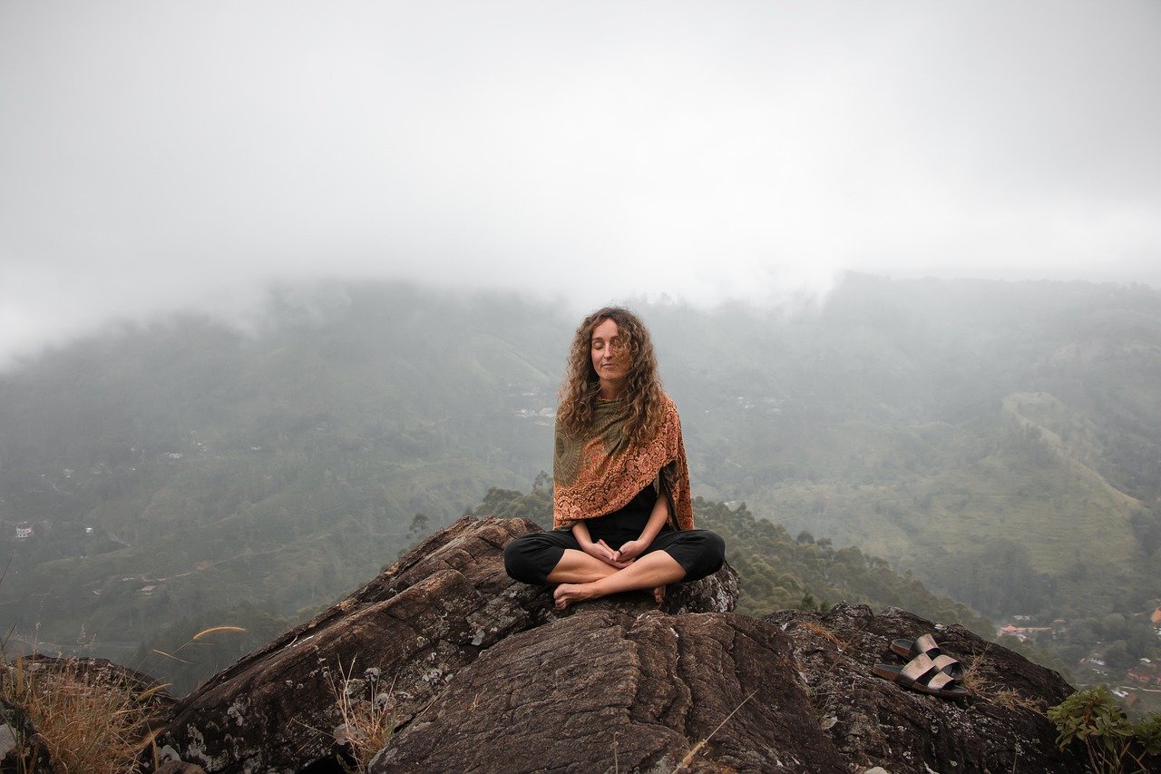 koronavirus, természetes gyógyítás, jóga, meditáció, gyógyulás